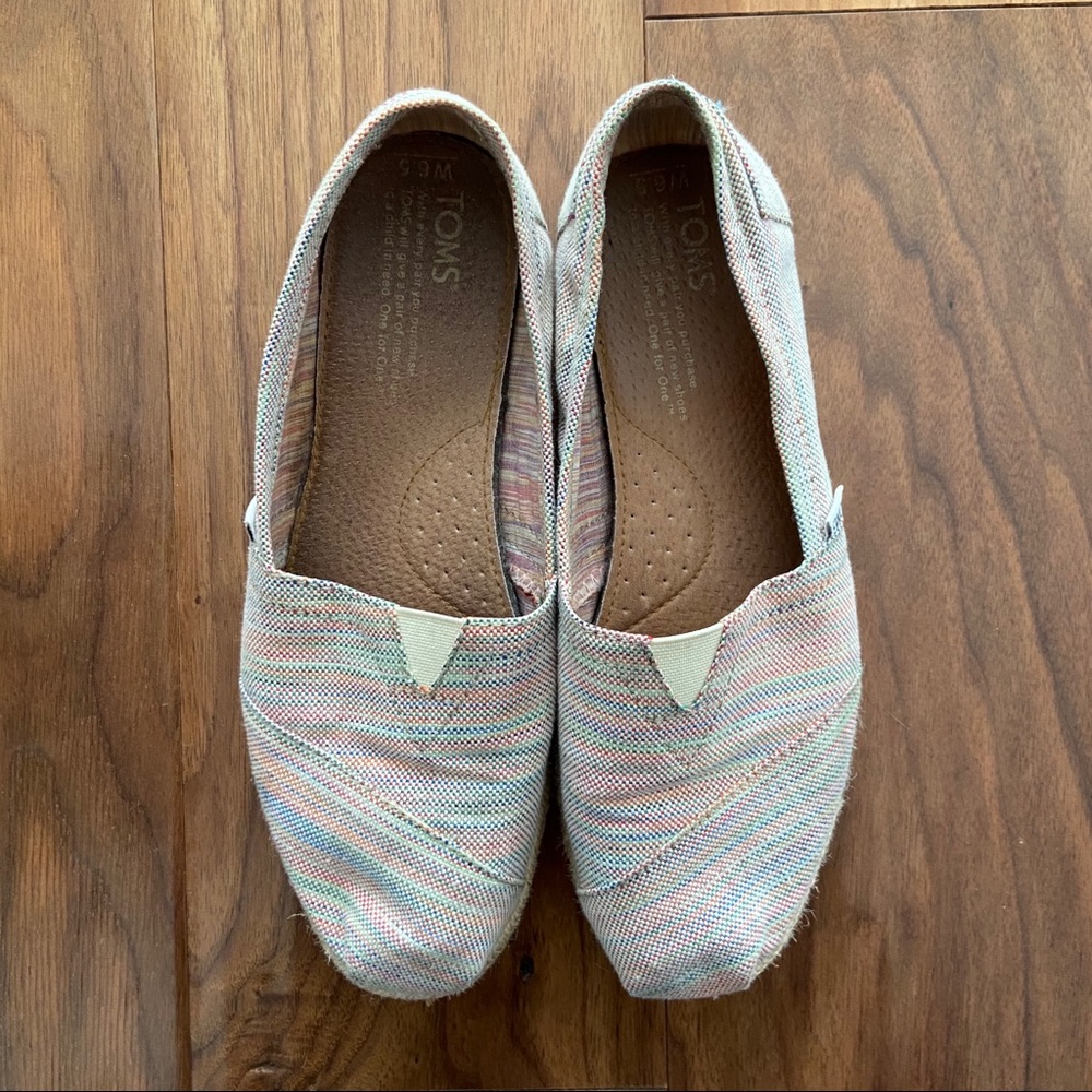Toms Shoes